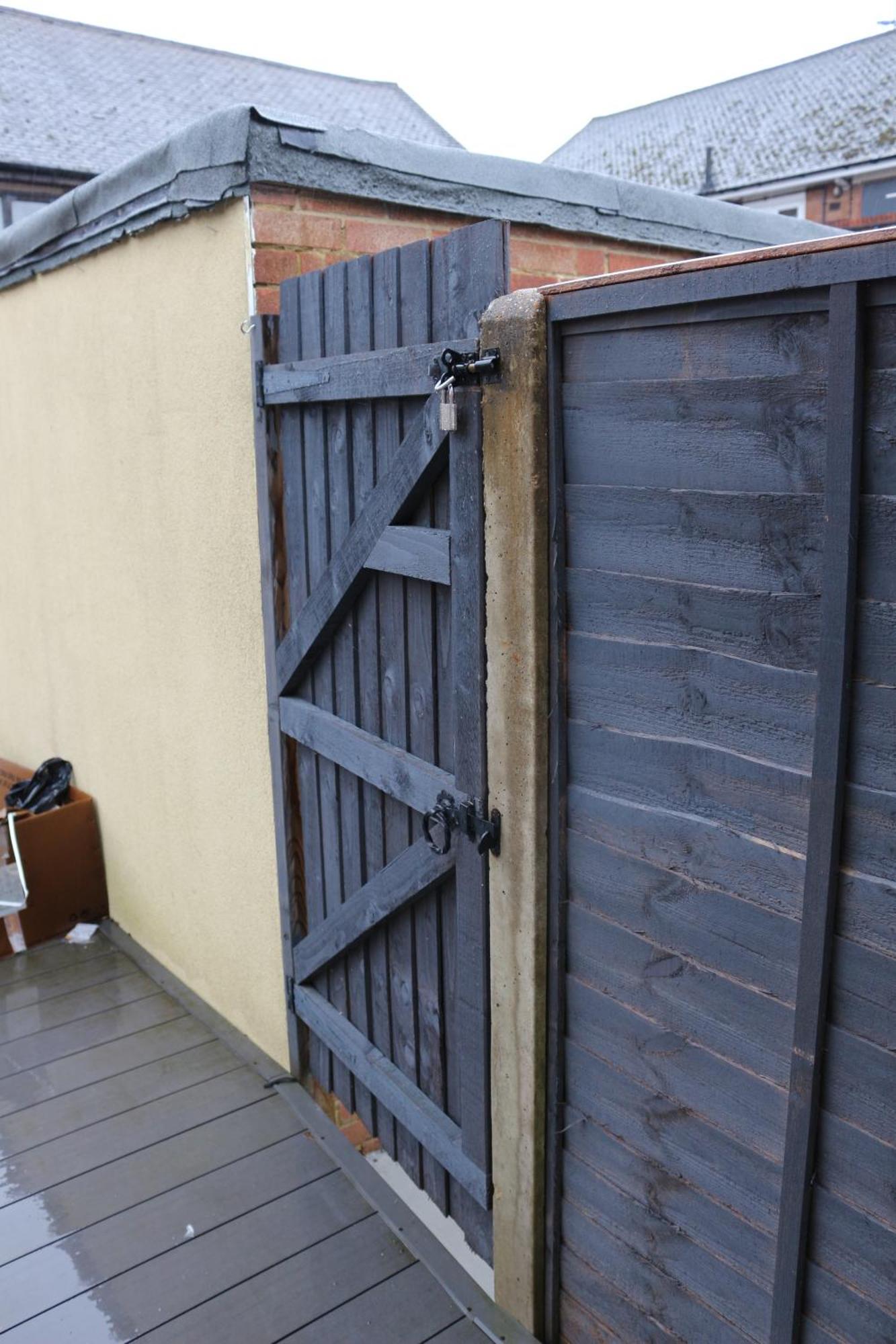 Self Contained, Double Bed Studio, Private Kitchen, Private Bath, Walking Distance To Harry Potter Watford  Dış mekan fotoğraf